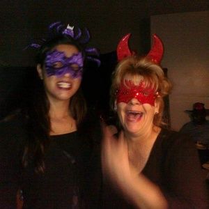 Meet your Posher, Leona